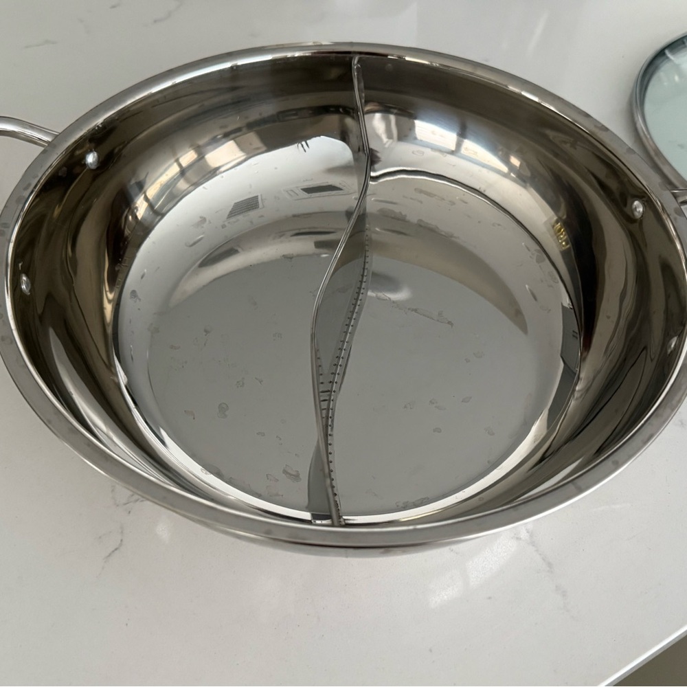 **SOLD** 11” Aluminum Hot Pot with Divider